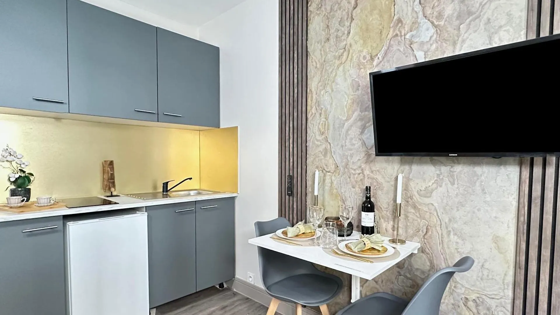 Elegant Escape Near Arc De Triomphe Daire Paris