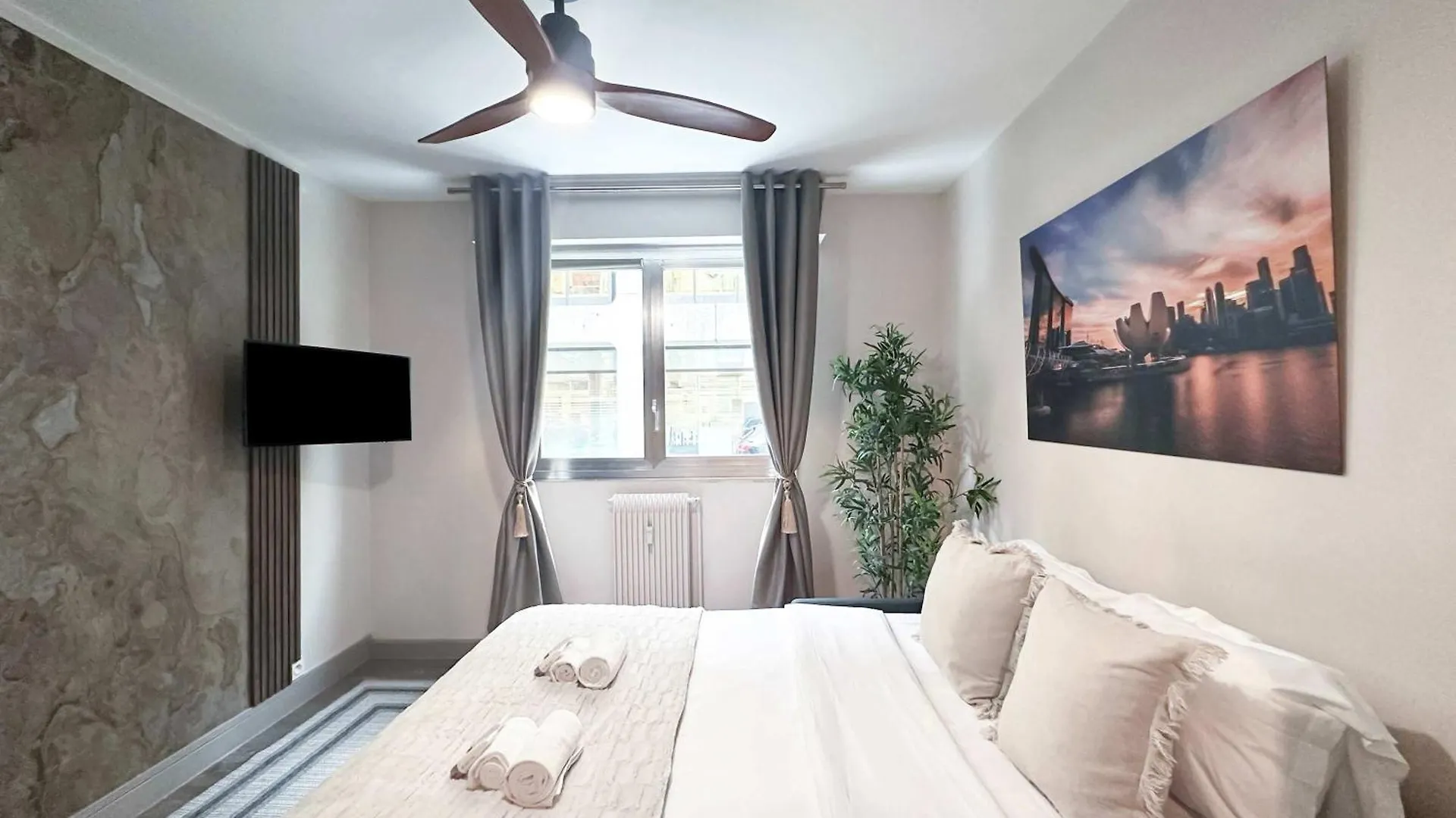 Appartamento 1601B - Studio near Champs Elysées Parigi